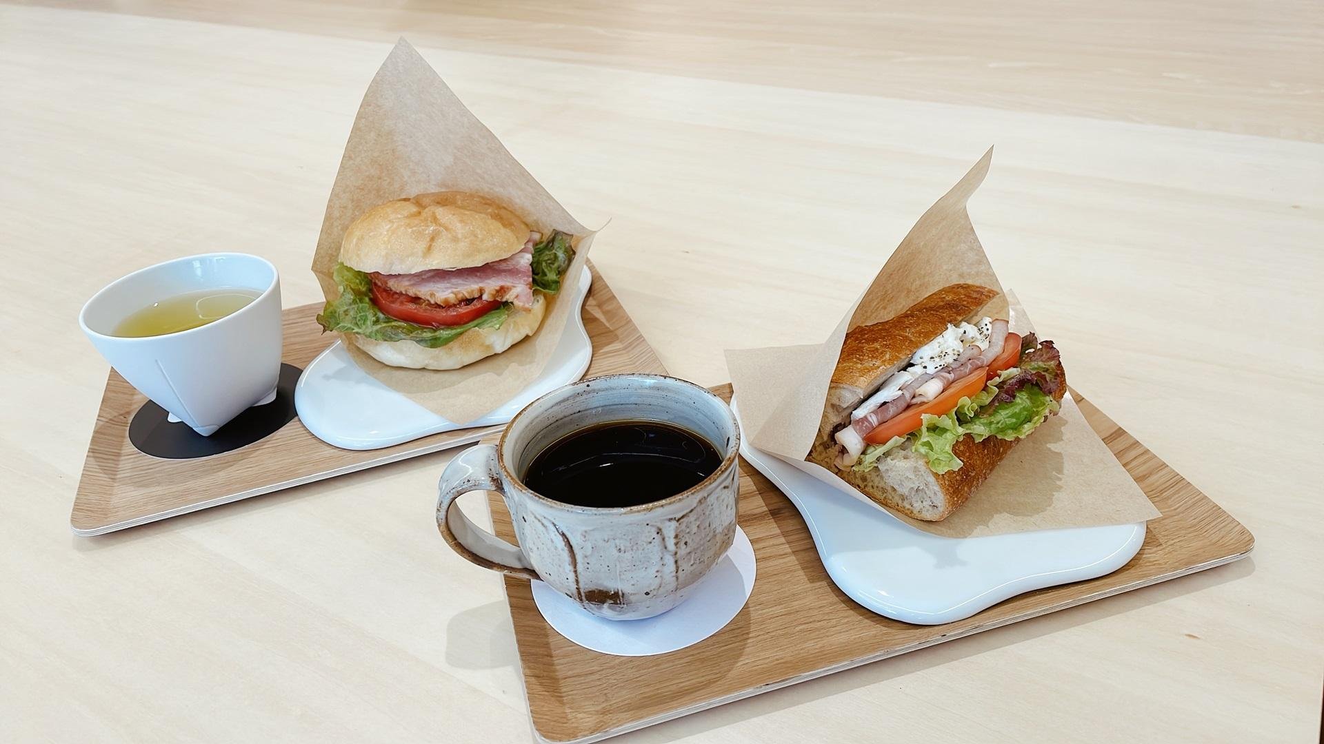 地域の魅力を伝える「武雄 旅 書店」/「武雄温泉駅観光案内所」