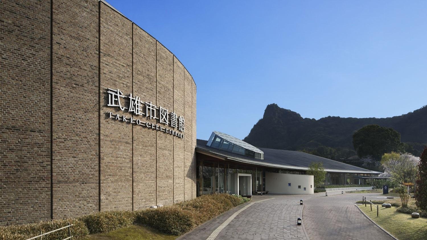 “中堅社員”が語る、市民として地域の課題解決に取り組むCCC公共サービス事業の説明画像です